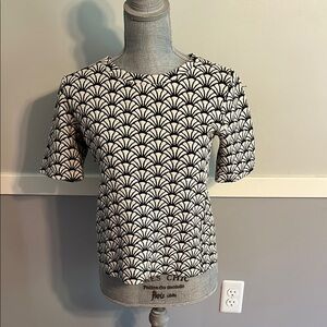 LOFT Black and White Crop Blouse Short Sleeve